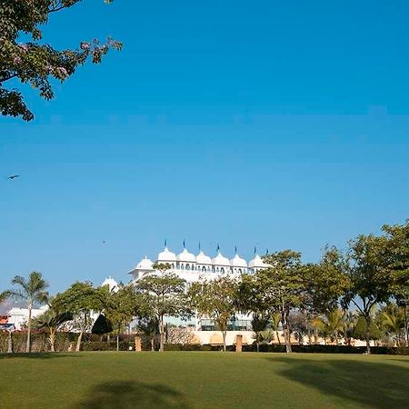 Radisson Blu Udaipur Palace Resort & Spa Ngoại thất bức ảnh