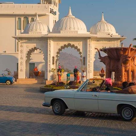 Radisson Blu Udaipur Palace Resort & Spa Ngoại thất bức ảnh
