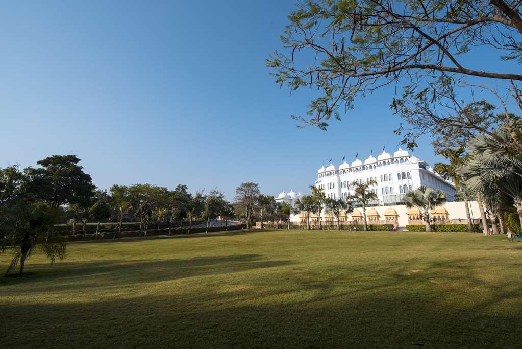 Radisson Blu Udaipur Palace Resort & Spa Ngoại thất bức ảnh