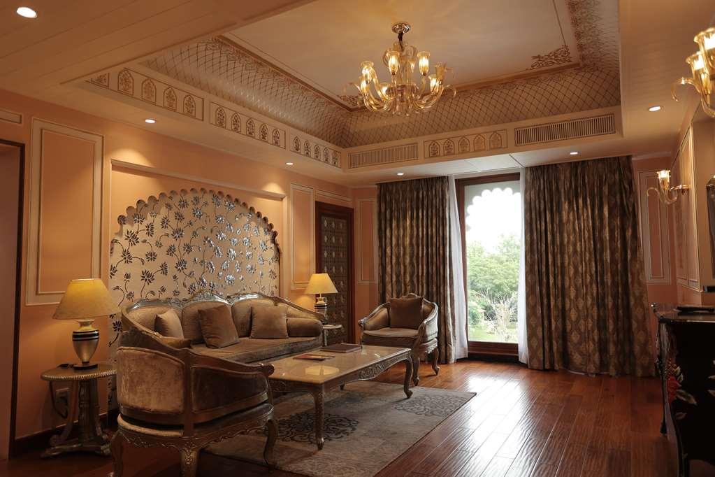 Radisson Blu Udaipur Palace Resort & Spa Phòng bức ảnh