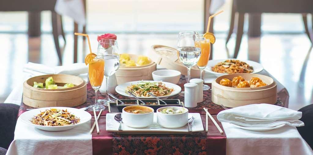 Radisson Blu Udaipur Palace Resort & Spa Nhà hàng bức ảnh