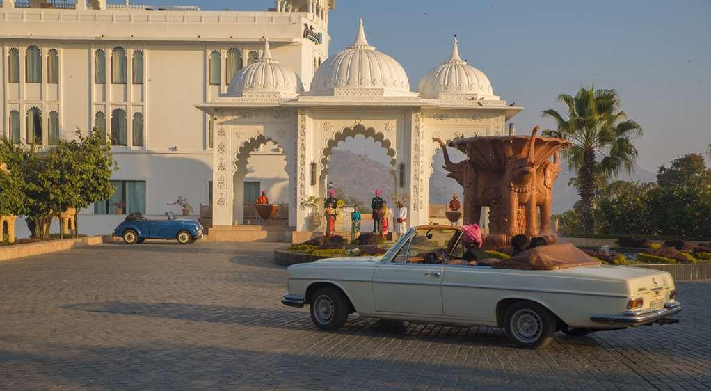 Radisson Blu Udaipur Palace Resort & Spa Ngoại thất bức ảnh